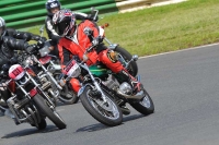 Mallory-park-Leicestershire;Mallory-park-photographs;Motorcycle-action-photographs;classic-bikes;event-digital-images;eventdigitalimages;mallory-park;no-limits-trackday;peter-wileman-photography;vintage-bikes;vintage-motorcycles;vmcc-festival-1000-bikes