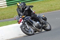 Mallory-park-Leicestershire;Mallory-park-photographs;Motorcycle-action-photographs;classic-bikes;event-digital-images;eventdigitalimages;mallory-park;no-limits-trackday;peter-wileman-photography;vintage-bikes;vintage-motorcycles;vmcc-festival-1000-bikes