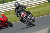 Mallory-park-Leicestershire;Mallory-park-photographs;Motorcycle-action-photographs;classic-bikes;event-digital-images;eventdigitalimages;mallory-park;no-limits-trackday;peter-wileman-photography;vintage-bikes;vintage-motorcycles;vmcc-festival-1000-bikes
