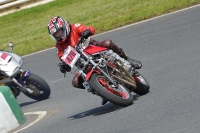 Mallory-park-Leicestershire;Mallory-park-photographs;Motorcycle-action-photographs;classic-bikes;event-digital-images;eventdigitalimages;mallory-park;no-limits-trackday;peter-wileman-photography;vintage-bikes;vintage-motorcycles;vmcc-festival-1000-bikes
