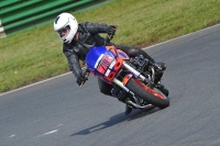 Mallory-park-Leicestershire;Mallory-park-photographs;Motorcycle-action-photographs;classic-bikes;event-digital-images;eventdigitalimages;mallory-park;no-limits-trackday;peter-wileman-photography;vintage-bikes;vintage-motorcycles;vmcc-festival-1000-bikes