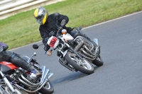 Mallory-park-Leicestershire;Mallory-park-photographs;Motorcycle-action-photographs;classic-bikes;event-digital-images;eventdigitalimages;mallory-park;no-limits-trackday;peter-wileman-photography;vintage-bikes;vintage-motorcycles;vmcc-festival-1000-bikes