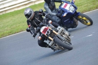 Mallory-park-Leicestershire;Mallory-park-photographs;Motorcycle-action-photographs;classic-bikes;event-digital-images;eventdigitalimages;mallory-park;no-limits-trackday;peter-wileman-photography;vintage-bikes;vintage-motorcycles;vmcc-festival-1000-bikes