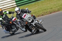 Mallory-park-Leicestershire;Mallory-park-photographs;Motorcycle-action-photographs;classic-bikes;event-digital-images;eventdigitalimages;mallory-park;no-limits-trackday;peter-wileman-photography;vintage-bikes;vintage-motorcycles;vmcc-festival-1000-bikes