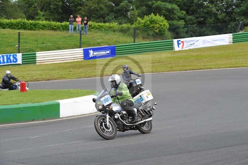 Mallory park Leicestershire;Mallory park photographs;Motorcycle action photographs;classic bikes;event digital images;eventdigitalimages;mallory park;no limits trackday;peter wileman photography;vintage bikes;vintage motorcycles;vmcc festival 1000 bikes