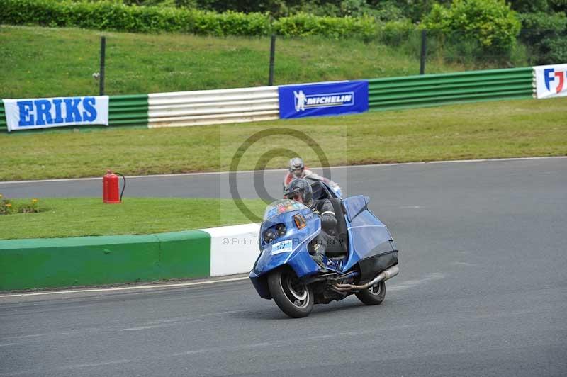 Mallory park Leicestershire;Mallory park photographs;Motorcycle action photographs;classic bikes;event digital images;eventdigitalimages;mallory park;no limits trackday;peter wileman photography;vintage bikes;vintage motorcycles;vmcc festival 1000 bikes