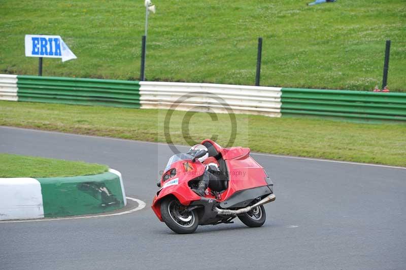 Mallory park Leicestershire;Mallory park photographs;Motorcycle action photographs;classic bikes;event digital images;eventdigitalimages;mallory park;no limits trackday;peter wileman photography;vintage bikes;vintage motorcycles;vmcc festival 1000 bikes