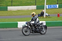 Mallory-park-Leicestershire;Mallory-park-photographs;Motorcycle-action-photographs;classic-bikes;event-digital-images;eventdigitalimages;mallory-park;no-limits-trackday;peter-wileman-photography;vintage-bikes;vintage-motorcycles;vmcc-festival-1000-bikes