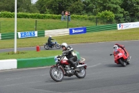 Mallory-park-Leicestershire;Mallory-park-photographs;Motorcycle-action-photographs;classic-bikes;event-digital-images;eventdigitalimages;mallory-park;no-limits-trackday;peter-wileman-photography;vintage-bikes;vintage-motorcycles;vmcc-festival-1000-bikes