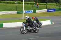 Mallory-park-Leicestershire;Mallory-park-photographs;Motorcycle-action-photographs;classic-bikes;event-digital-images;eventdigitalimages;mallory-park;no-limits-trackday;peter-wileman-photography;vintage-bikes;vintage-motorcycles;vmcc-festival-1000-bikes