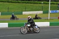 Mallory-park-Leicestershire;Mallory-park-photographs;Motorcycle-action-photographs;classic-bikes;event-digital-images;eventdigitalimages;mallory-park;no-limits-trackday;peter-wileman-photography;vintage-bikes;vintage-motorcycles;vmcc-festival-1000-bikes