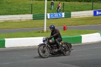 Mallory-park-Leicestershire;Mallory-park-photographs;Motorcycle-action-photographs;classic-bikes;event-digital-images;eventdigitalimages;mallory-park;no-limits-trackday;peter-wileman-photography;vintage-bikes;vintage-motorcycles;vmcc-festival-1000-bikes