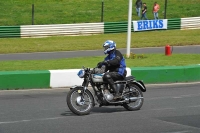 Mallory-park-Leicestershire;Mallory-park-photographs;Motorcycle-action-photographs;classic-bikes;event-digital-images;eventdigitalimages;mallory-park;no-limits-trackday;peter-wileman-photography;vintage-bikes;vintage-motorcycles;vmcc-festival-1000-bikes