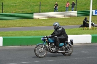 Mallory-park-Leicestershire;Mallory-park-photographs;Motorcycle-action-photographs;classic-bikes;event-digital-images;eventdigitalimages;mallory-park;no-limits-trackday;peter-wileman-photography;vintage-bikes;vintage-motorcycles;vmcc-festival-1000-bikes