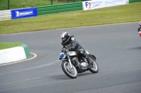 Mallory-park-Leicestershire;Mallory-park-photographs;Motorcycle-action-photographs;classic-bikes;event-digital-images;eventdigitalimages;mallory-park;no-limits-trackday;peter-wileman-photography;vintage-bikes;vintage-motorcycles;vmcc-festival-1000-bikes