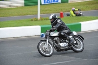 Mallory-park-Leicestershire;Mallory-park-photographs;Motorcycle-action-photographs;classic-bikes;event-digital-images;eventdigitalimages;mallory-park;no-limits-trackday;peter-wileman-photography;vintage-bikes;vintage-motorcycles;vmcc-festival-1000-bikes