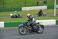 Mallory-park-Leicestershire;Mallory-park-photographs;Motorcycle-action-photographs;classic-bikes;event-digital-images;eventdigitalimages;mallory-park;no-limits-trackday;peter-wileman-photography;vintage-bikes;vintage-motorcycles;vmcc-festival-1000-bikes