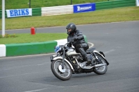 Mallory-park-Leicestershire;Mallory-park-photographs;Motorcycle-action-photographs;classic-bikes;event-digital-images;eventdigitalimages;mallory-park;no-limits-trackday;peter-wileman-photography;vintage-bikes;vintage-motorcycles;vmcc-festival-1000-bikes