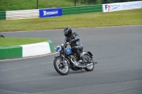 Mallory-park-Leicestershire;Mallory-park-photographs;Motorcycle-action-photographs;classic-bikes;event-digital-images;eventdigitalimages;mallory-park;no-limits-trackday;peter-wileman-photography;vintage-bikes;vintage-motorcycles;vmcc-festival-1000-bikes