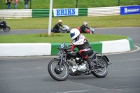 Mallory-park-Leicestershire;Mallory-park-photographs;Motorcycle-action-photographs;classic-bikes;event-digital-images;eventdigitalimages;mallory-park;no-limits-trackday;peter-wileman-photography;vintage-bikes;vintage-motorcycles;vmcc-festival-1000-bikes