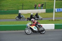 Mallory-park-Leicestershire;Mallory-park-photographs;Motorcycle-action-photographs;classic-bikes;event-digital-images;eventdigitalimages;mallory-park;no-limits-trackday;peter-wileman-photography;vintage-bikes;vintage-motorcycles;vmcc-festival-1000-bikes