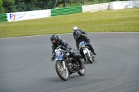 Mallory-park-Leicestershire;Mallory-park-photographs;Motorcycle-action-photographs;classic-bikes;event-digital-images;eventdigitalimages;mallory-park;no-limits-trackday;peter-wileman-photography;vintage-bikes;vintage-motorcycles;vmcc-festival-1000-bikes