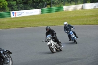 Mallory-park-Leicestershire;Mallory-park-photographs;Motorcycle-action-photographs;classic-bikes;event-digital-images;eventdigitalimages;mallory-park;no-limits-trackday;peter-wileman-photography;vintage-bikes;vintage-motorcycles;vmcc-festival-1000-bikes