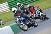 Mallory-park-Leicestershire;Mallory-park-photographs;Motorcycle-action-photographs;classic-bikes;event-digital-images;eventdigitalimages;mallory-park;no-limits-trackday;peter-wileman-photography;vintage-bikes;vintage-motorcycles;vmcc-festival-1000-bikes
