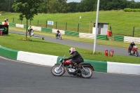 Mallory-park-Leicestershire;Mallory-park-photographs;Motorcycle-action-photographs;classic-bikes;event-digital-images;eventdigitalimages;mallory-park;no-limits-trackday;peter-wileman-photography;vintage-bikes;vintage-motorcycles;vmcc-festival-1000-bikes