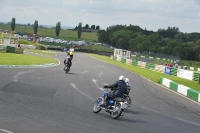 Mallory-park-Leicestershire;Mallory-park-photographs;Motorcycle-action-photographs;classic-bikes;event-digital-images;eventdigitalimages;mallory-park;no-limits-trackday;peter-wileman-photography;vintage-bikes;vintage-motorcycles;vmcc-festival-1000-bikes
