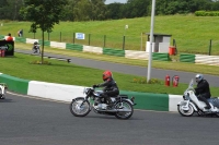 Mallory-park-Leicestershire;Mallory-park-photographs;Motorcycle-action-photographs;classic-bikes;event-digital-images;eventdigitalimages;mallory-park;no-limits-trackday;peter-wileman-photography;vintage-bikes;vintage-motorcycles;vmcc-festival-1000-bikes