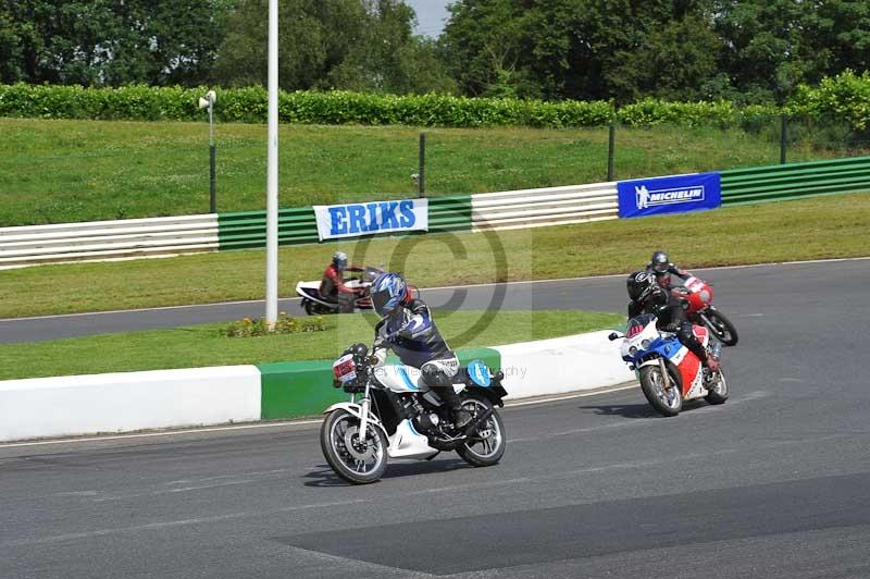 Mallory park Leicestershire;Mallory park photographs;Motorcycle action photographs;Rockingham;Rockingham photographs;Trackday digital images;classic bikes;event digital images;eventdigitalimages;mallory park;no limits trackday;peter wileman photography;rockingham corby northamptonshire;trackday;trackday photos;vintage bikes;vintage motorcycles;vmcc festival 1000 bikes