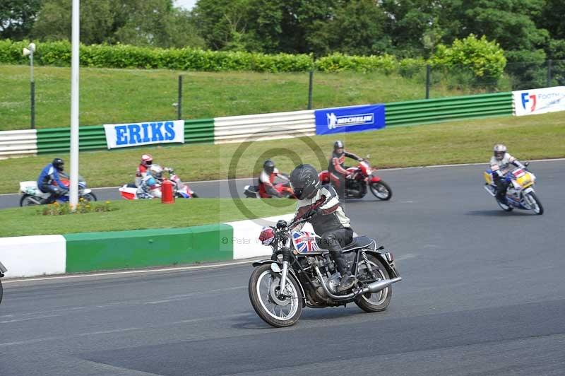 Mallory park Leicestershire;Mallory park photographs;Motorcycle action photographs;Rockingham;Rockingham photographs;Trackday digital images;classic bikes;event digital images;eventdigitalimages;mallory park;no limits trackday;peter wileman photography;rockingham corby northamptonshire;trackday;trackday photos;vintage bikes;vintage motorcycles;vmcc festival 1000 bikes