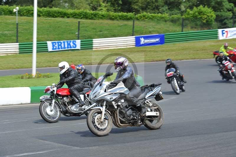 Mallory park Leicestershire;Mallory park photographs;Motorcycle action photographs;Rockingham;Rockingham photographs;Trackday digital images;classic bikes;event digital images;eventdigitalimages;mallory park;no limits trackday;peter wileman photography;rockingham corby northamptonshire;trackday;trackday photos;vintage bikes;vintage motorcycles;vmcc festival 1000 bikes