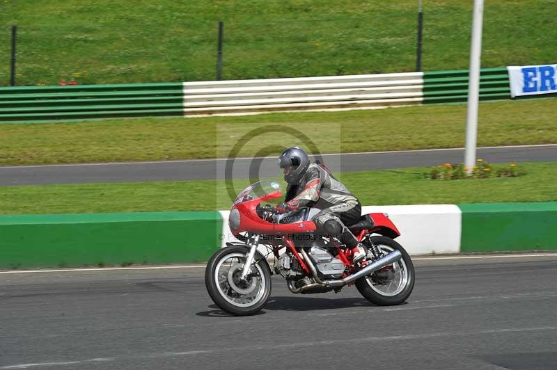 Mallory park Leicestershire;Mallory park photographs;Motorcycle action photographs;Rockingham;Rockingham photographs;Trackday digital images;classic bikes;event digital images;eventdigitalimages;mallory park;no limits trackday;peter wileman photography;rockingham corby northamptonshire;trackday;trackday photos;vintage bikes;vintage motorcycles;vmcc festival 1000 bikes