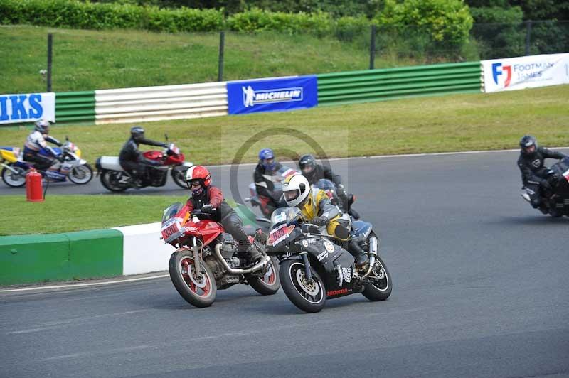 Mallory park Leicestershire;Mallory park photographs;Motorcycle action photographs;Rockingham;Rockingham photographs;Trackday digital images;classic bikes;event digital images;eventdigitalimages;mallory park;no limits trackday;peter wileman photography;rockingham corby northamptonshire;trackday;trackday photos;vintage bikes;vintage motorcycles;vmcc festival 1000 bikes