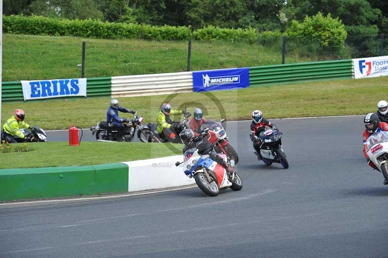 Mallory park Leicestershire;Mallory park photographs;Motorcycle action photographs;Rockingham;Rockingham photographs;Trackday digital images;classic bikes;event digital images;eventdigitalimages;mallory park;no limits trackday;peter wileman photography;rockingham corby northamptonshire;trackday;trackday photos;vintage bikes;vintage motorcycles;vmcc festival 1000 bikes