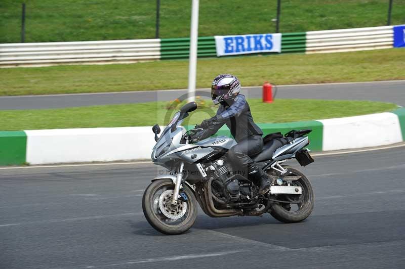 Mallory park Leicestershire;Mallory park photographs;Motorcycle action photographs;Rockingham;Rockingham photographs;Trackday digital images;classic bikes;event digital images;eventdigitalimages;mallory park;no limits trackday;peter wileman photography;rockingham corby northamptonshire;trackday;trackday photos;vintage bikes;vintage motorcycles;vmcc festival 1000 bikes