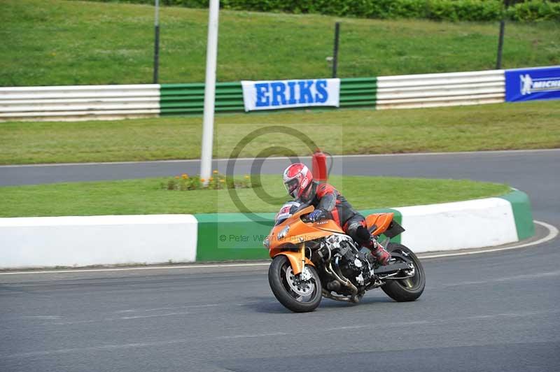 Mallory park Leicestershire;Mallory park photographs;Motorcycle action photographs;Rockingham;Rockingham photographs;Trackday digital images;classic bikes;event digital images;eventdigitalimages;mallory park;no limits trackday;peter wileman photography;rockingham corby northamptonshire;trackday;trackday photos;vintage bikes;vintage motorcycles;vmcc festival 1000 bikes