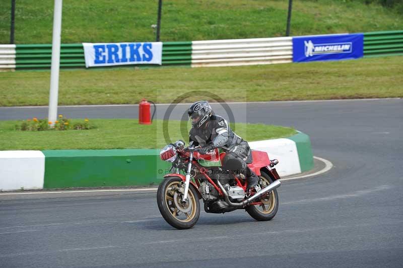 Mallory park Leicestershire;Mallory park photographs;Motorcycle action photographs;Rockingham;Rockingham photographs;Trackday digital images;classic bikes;event digital images;eventdigitalimages;mallory park;no limits trackday;peter wileman photography;rockingham corby northamptonshire;trackday;trackday photos;vintage bikes;vintage motorcycles;vmcc festival 1000 bikes