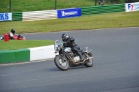 Mallory-park-Leicestershire;Mallory-park-photographs;Motorcycle-action-photographs;Rockingham;Rockingham-photographs;Trackday-digital-images;classic-bikes;event-digital-images;eventdigitalimages;mallory-park;no-limits-trackday;peter-wileman-photography;rockingham-corby-northamptonshire;trackday;trackday-photos;vintage-bikes;vintage-motorcycles;vmcc-festival-1000-bikes