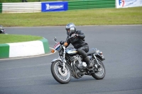 Mallory-park-Leicestershire;Mallory-park-photographs;Motorcycle-action-photographs;Rockingham;Rockingham-photographs;Trackday-digital-images;classic-bikes;event-digital-images;eventdigitalimages;mallory-park;no-limits-trackday;peter-wileman-photography;rockingham-corby-northamptonshire;trackday;trackday-photos;vintage-bikes;vintage-motorcycles;vmcc-festival-1000-bikes