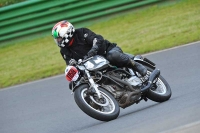 Mallory-park-Leicestershire;Mallory-park-photographs;Motorcycle-action-photographs;Rockingham;Rockingham-photographs;Trackday-digital-images;classic-bikes;event-digital-images;eventdigitalimages;mallory-park;no-limits-trackday;peter-wileman-photography;rockingham-corby-northamptonshire;trackday;trackday-photos;vintage-bikes;vintage-motorcycles;vmcc-festival-1000-bikes