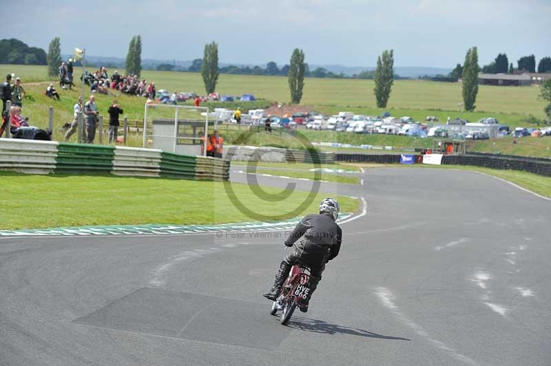 Mallory park Leicestershire;Mallory park photographs;Motorcycle action photographs;classic bikes;event digital images;eventdigitalimages;mallory park;no limits trackday;peter wileman photography;vintage bikes;vintage motorcycles;vmcc festival 1000 bikes