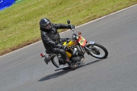 Mallory-park-Leicestershire;Mallory-park-photographs;Motorcycle-action-photographs;classic-bikes;event-digital-images;eventdigitalimages;mallory-park;no-limits-trackday;peter-wileman-photography;vintage-bikes;vintage-motorcycles;vmcc-festival-1000-bikes