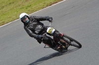 Mallory-park-Leicestershire;Mallory-park-photographs;Motorcycle-action-photographs;classic-bikes;event-digital-images;eventdigitalimages;mallory-park;no-limits-trackday;peter-wileman-photography;vintage-bikes;vintage-motorcycles;vmcc-festival-1000-bikes