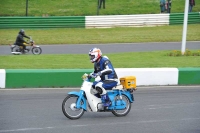 Mallory-park-Leicestershire;Mallory-park-photographs;Motorcycle-action-photographs;classic-bikes;event-digital-images;eventdigitalimages;mallory-park;no-limits-trackday;peter-wileman-photography;vintage-bikes;vintage-motorcycles;vmcc-festival-1000-bikes