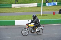 Mallory-park-Leicestershire;Mallory-park-photographs;Motorcycle-action-photographs;classic-bikes;event-digital-images;eventdigitalimages;mallory-park;no-limits-trackday;peter-wileman-photography;vintage-bikes;vintage-motorcycles;vmcc-festival-1000-bikes