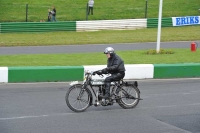 Mallory-park-Leicestershire;Mallory-park-photographs;Motorcycle-action-photographs;classic-bikes;event-digital-images;eventdigitalimages;mallory-park;no-limits-trackday;peter-wileman-photography;vintage-bikes;vintage-motorcycles;vmcc-festival-1000-bikes