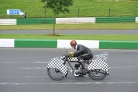 Mallory-park-Leicestershire;Mallory-park-photographs;Motorcycle-action-photographs;classic-bikes;event-digital-images;eventdigitalimages;mallory-park;no-limits-trackday;peter-wileman-photography;vintage-bikes;vintage-motorcycles;vmcc-festival-1000-bikes